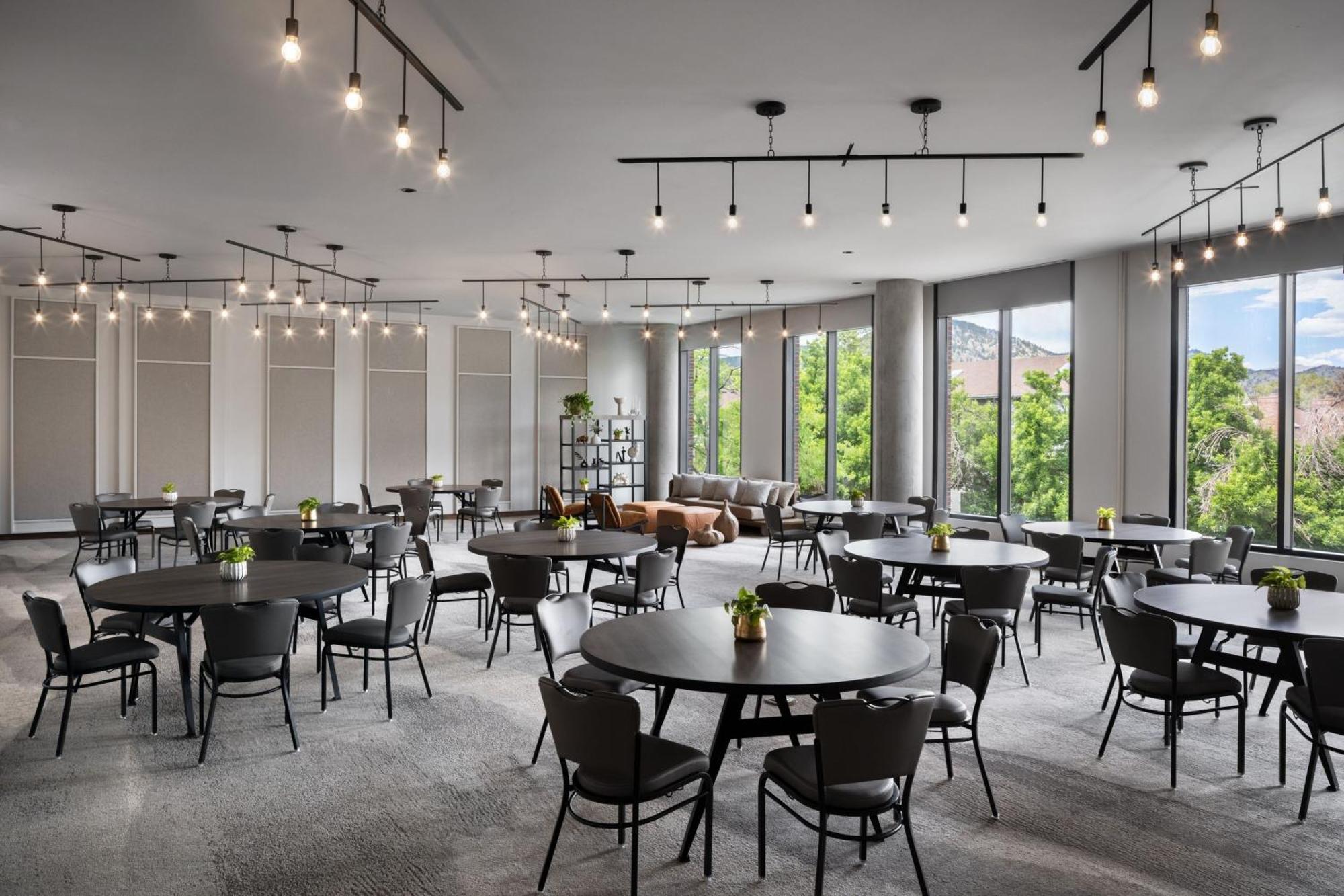 Moxy Boulder Hotel ภายนอก รูปภาพ